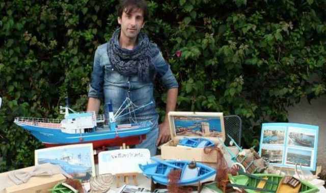 A Bisceglie c un maestro dascia in miniatura: Le mie barche uguali all'originale